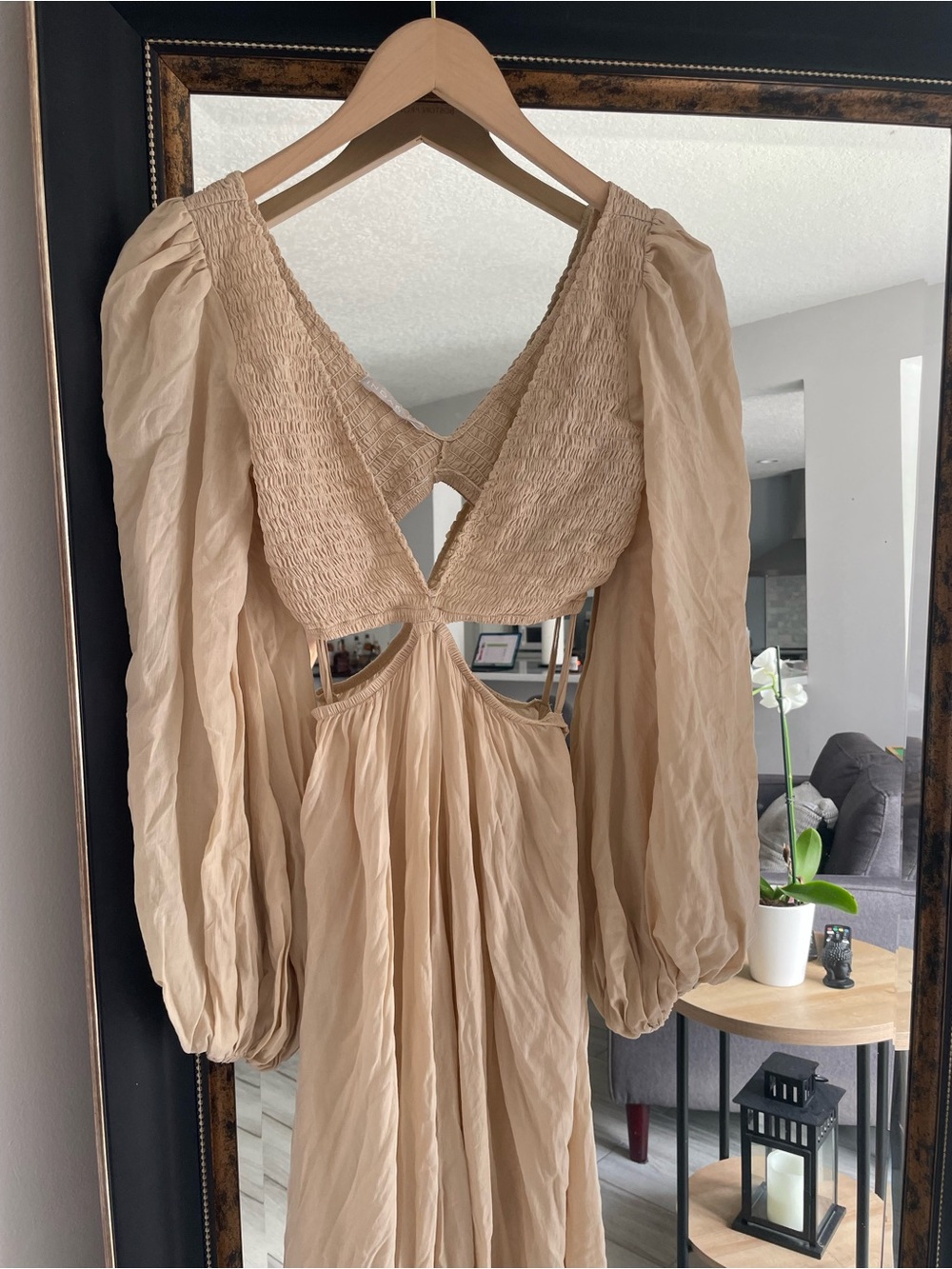 Indah Julie Smocked Long Sleeve Maxi Palmonio - Picture 6 of 9